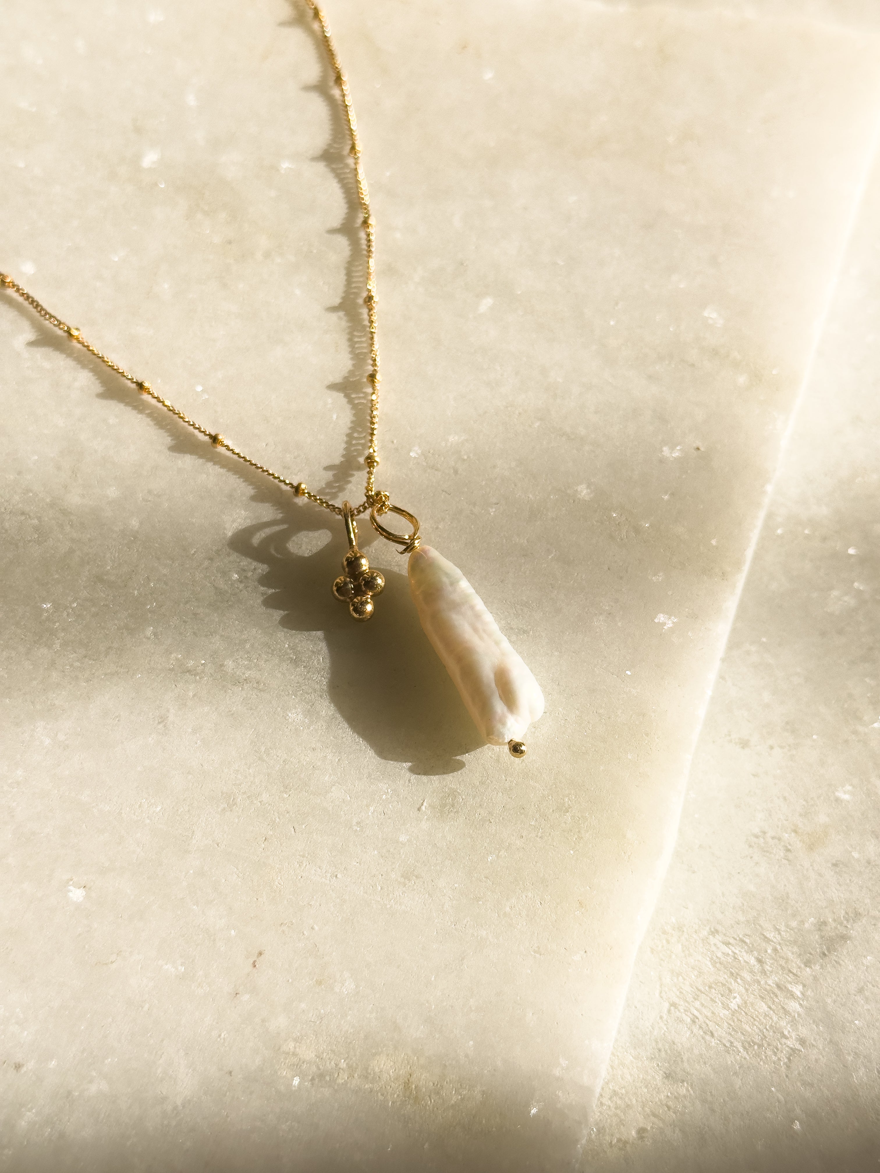 Pearl Charm Necklace - Octonov 