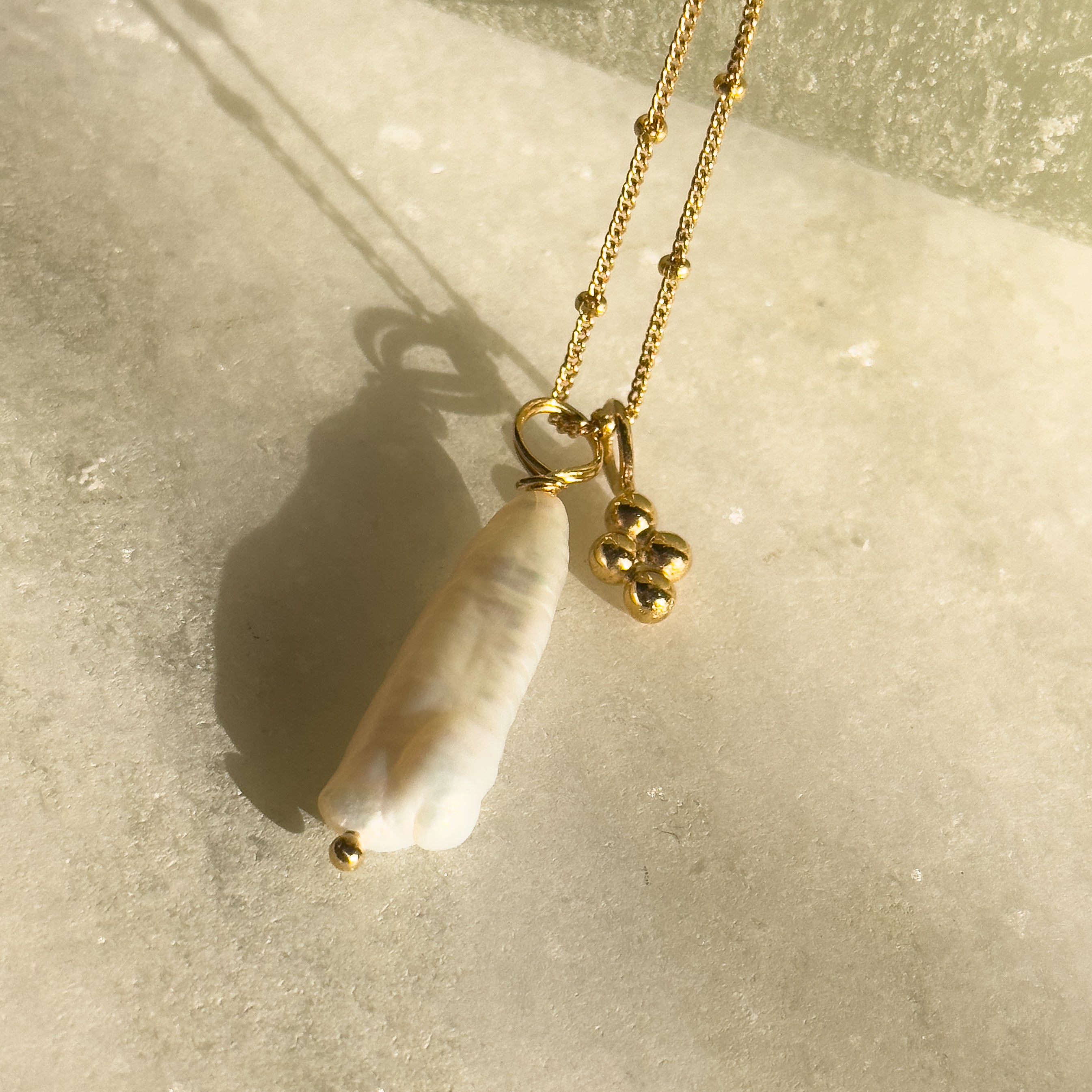 Pearl Charm Necklace - Octonov 
