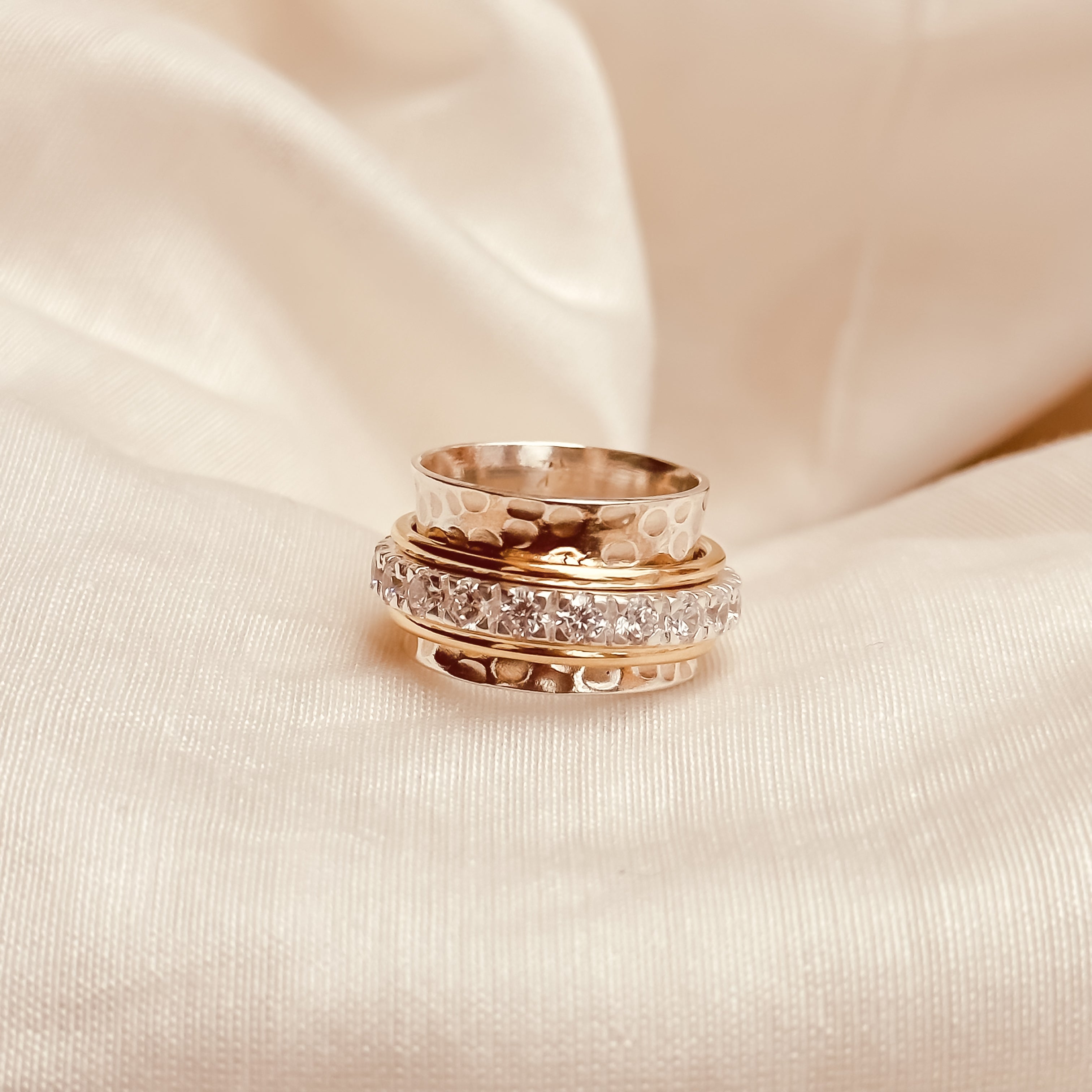 September Birthstone Eternity Spinner Ring - Octonov 