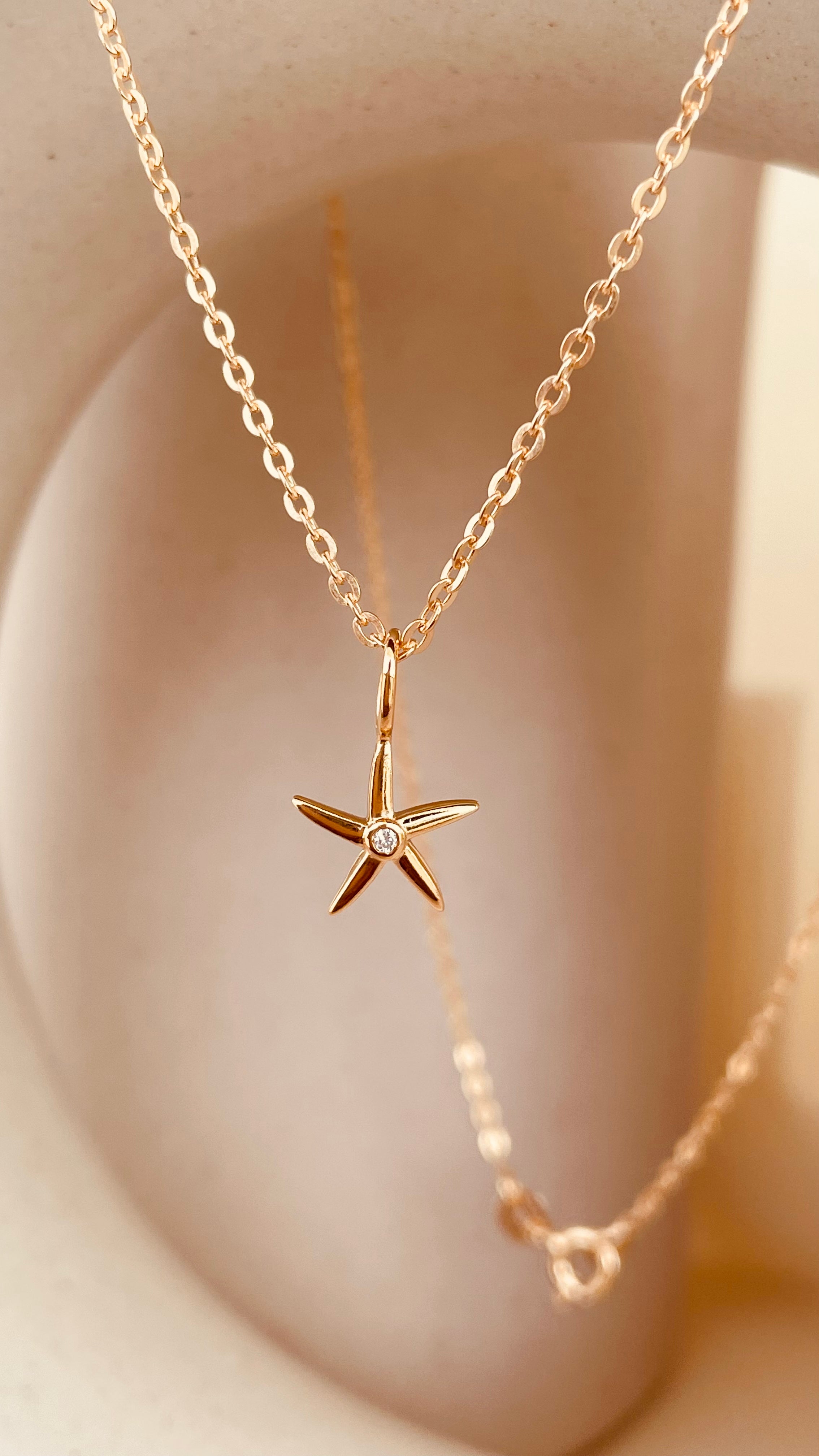 Minimal Starfish Necklace with Sitara Chain - Octonov 