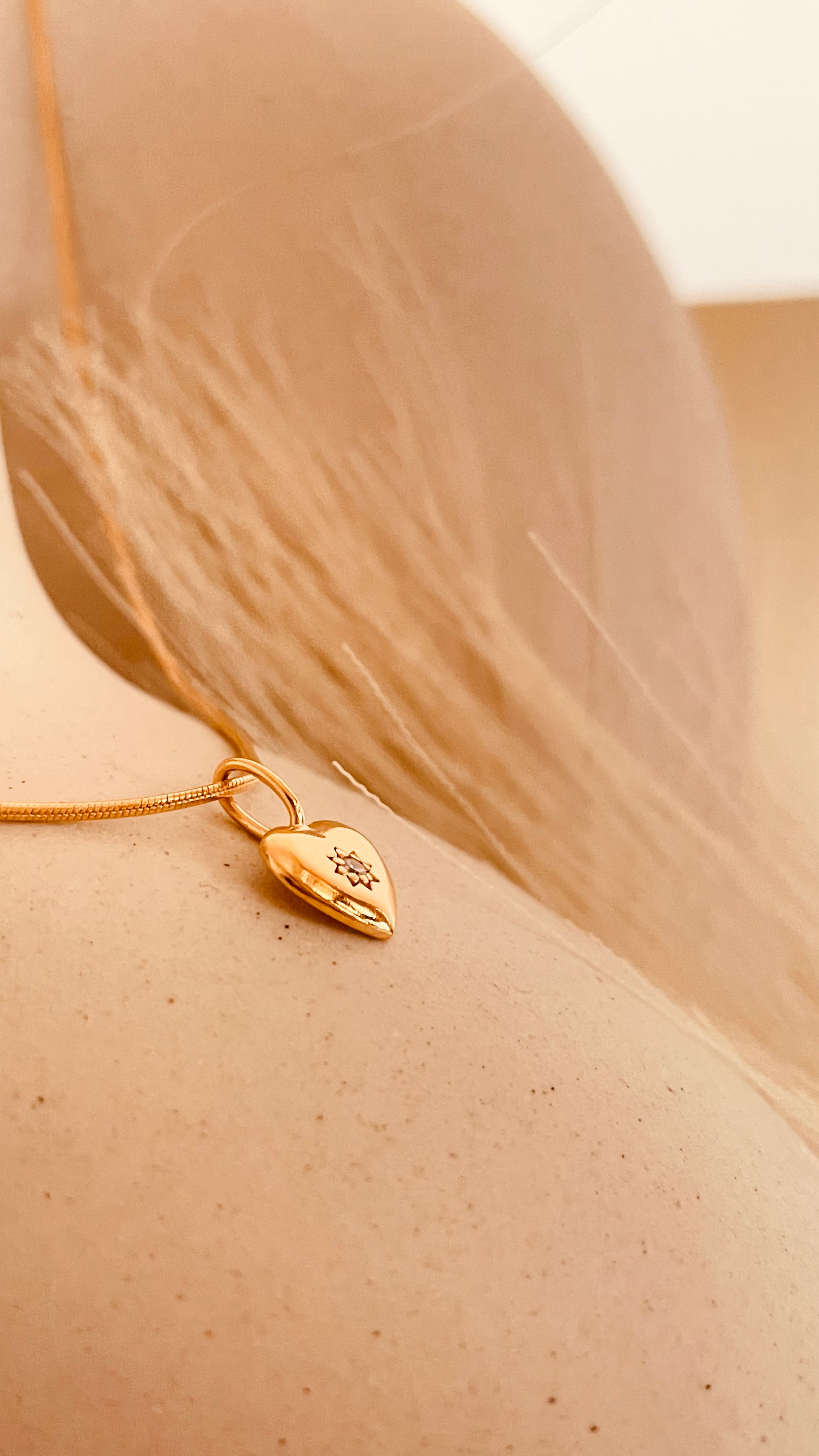 Vintage Heart Studded Minimal Necklace with Snake Chain - Octonov 