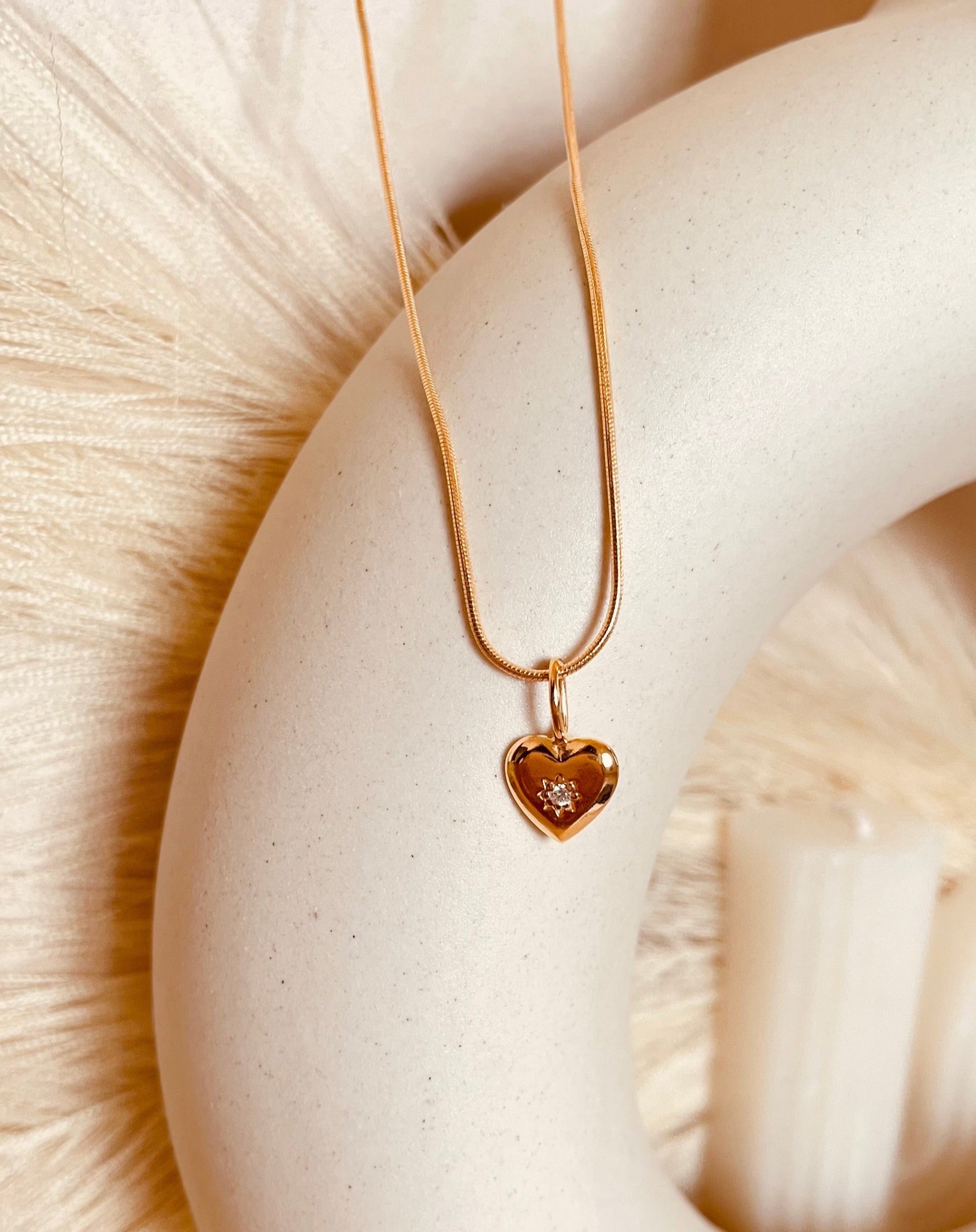 Vintage Heart Studded Minimal Necklace with Snake Chain - Octonov 