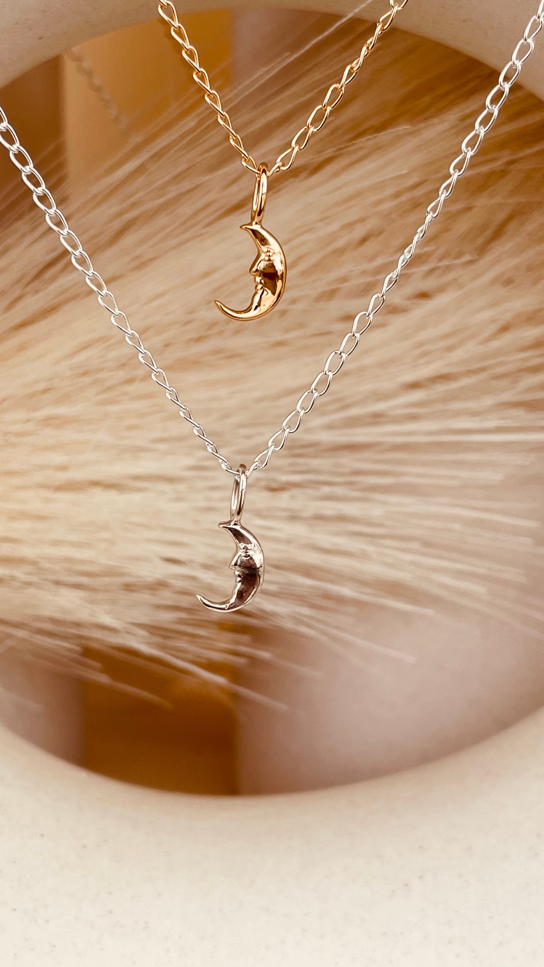 Crescent Moon Necklace with Cable Chain - Octonov 