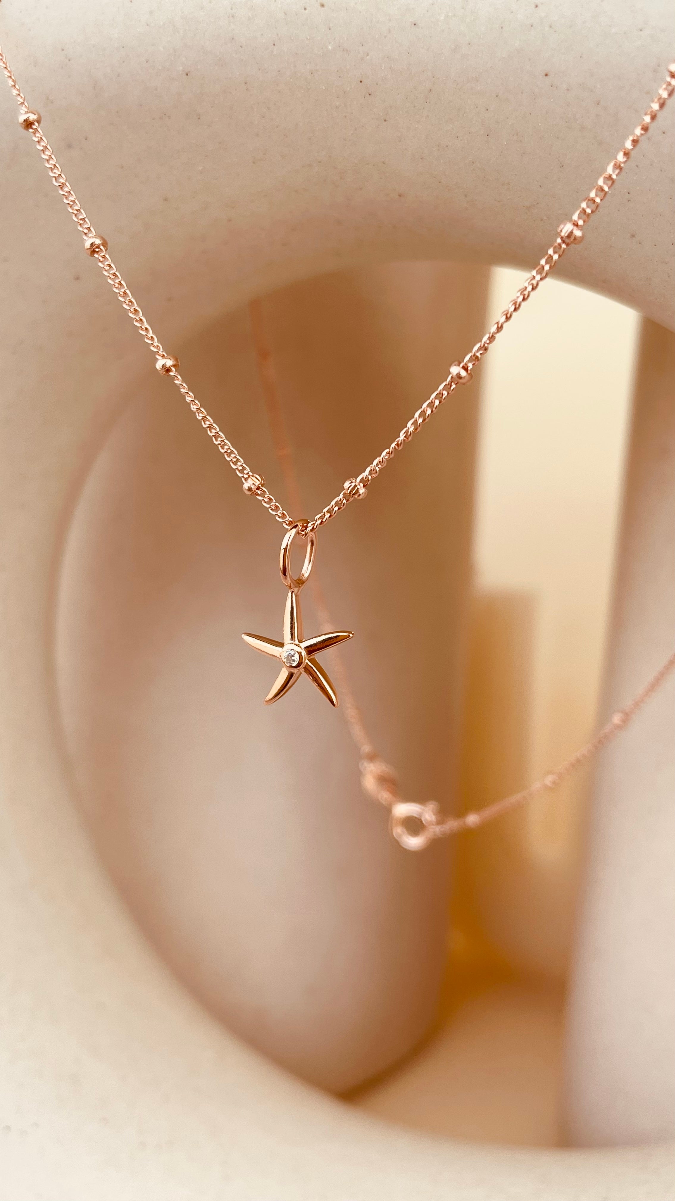 Minimal Starfish Necklace with Satellite Chain - Octonov 