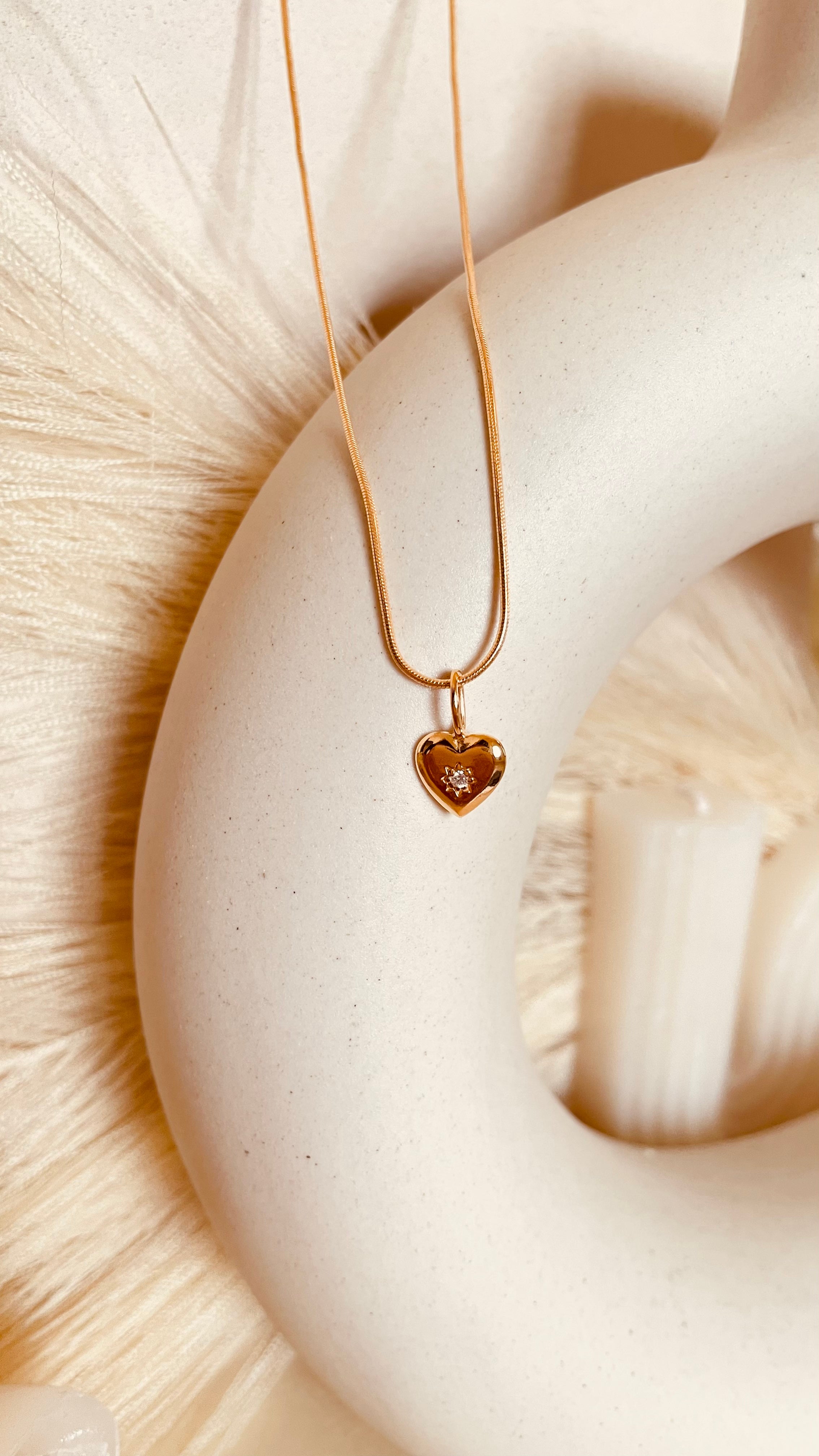 Vintage Heart Studded Minimal Necklace with Snake Chain - Octonov 