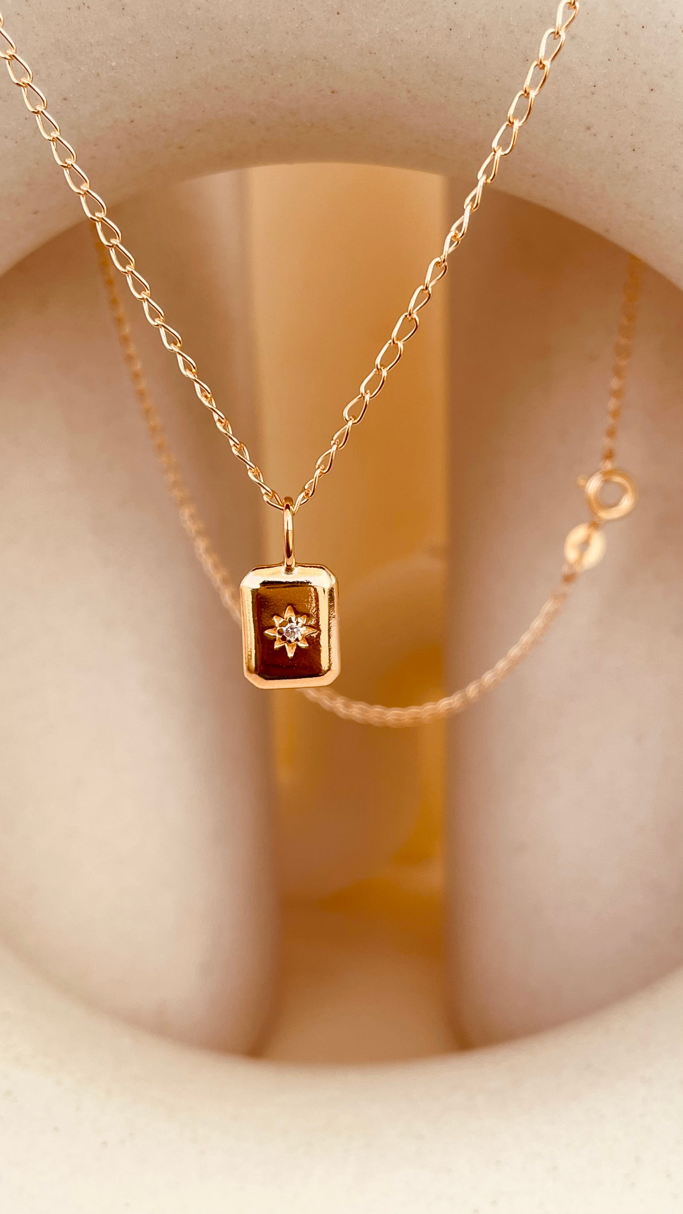 Dainty North Star Necklace with Cable chain - Octonov 