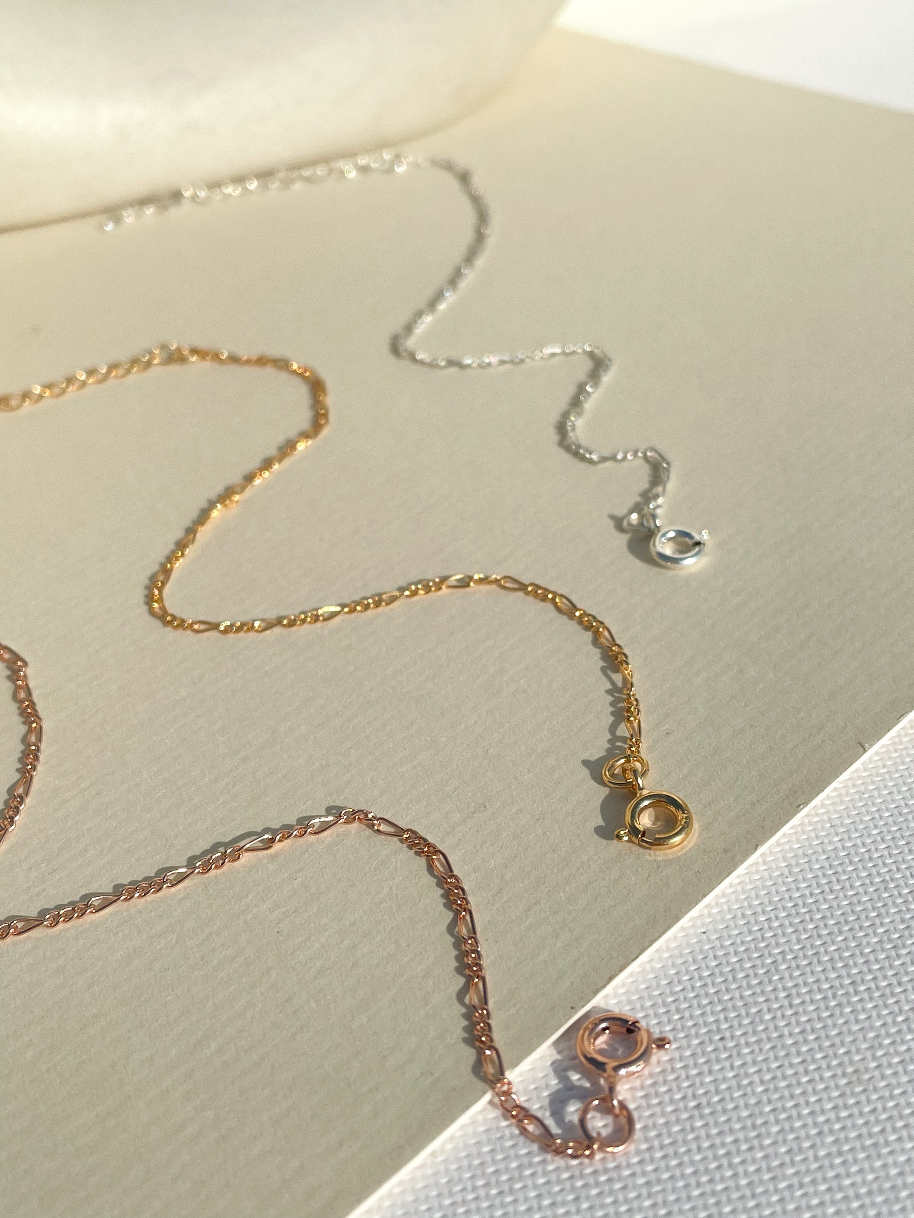 Thin Figaro Chain Bracelet - Octonov 